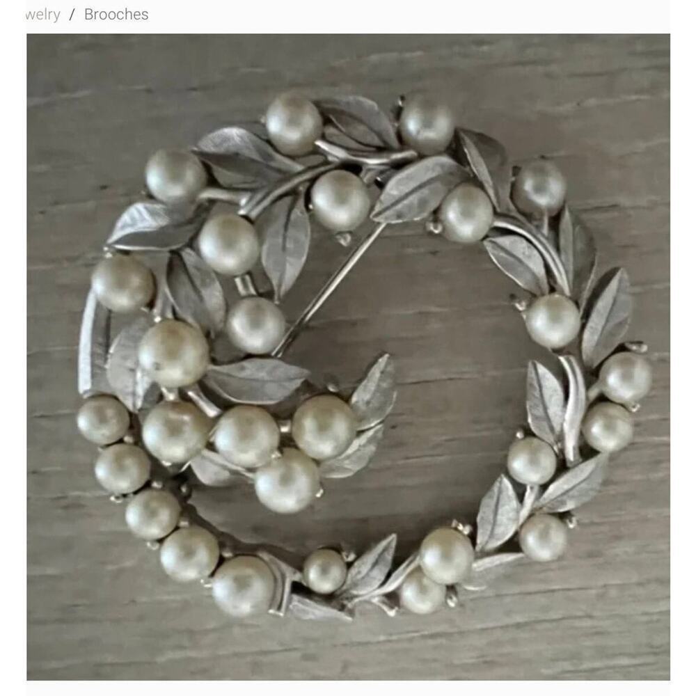 Crown Trifari Signed Brooch